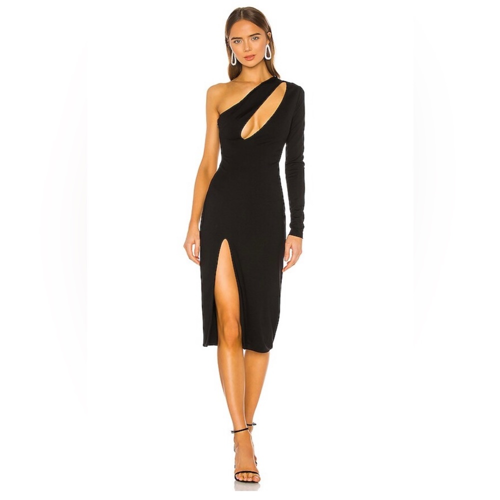 A classic sexy dress! Impeccable fit!